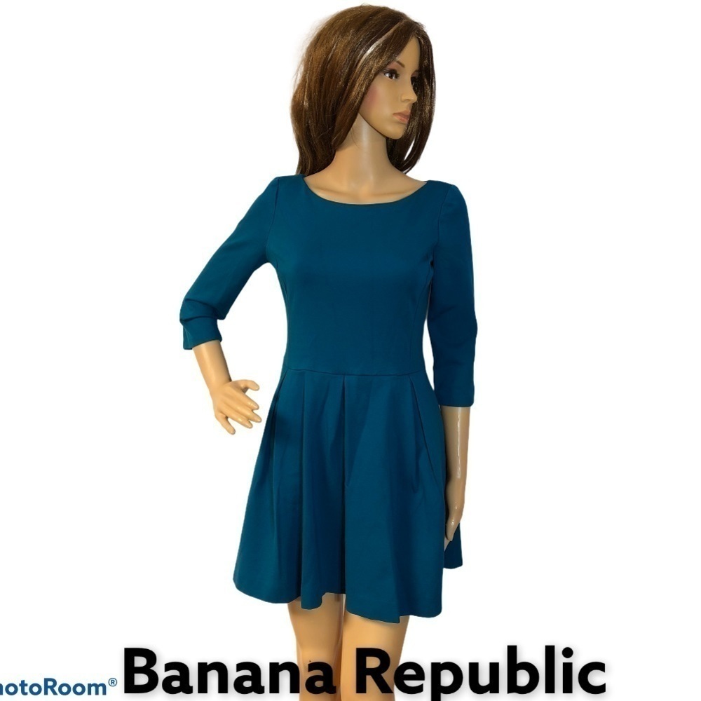 PETITE BANANA REPUBLIC TEAL FIT AND FLARE DRESS